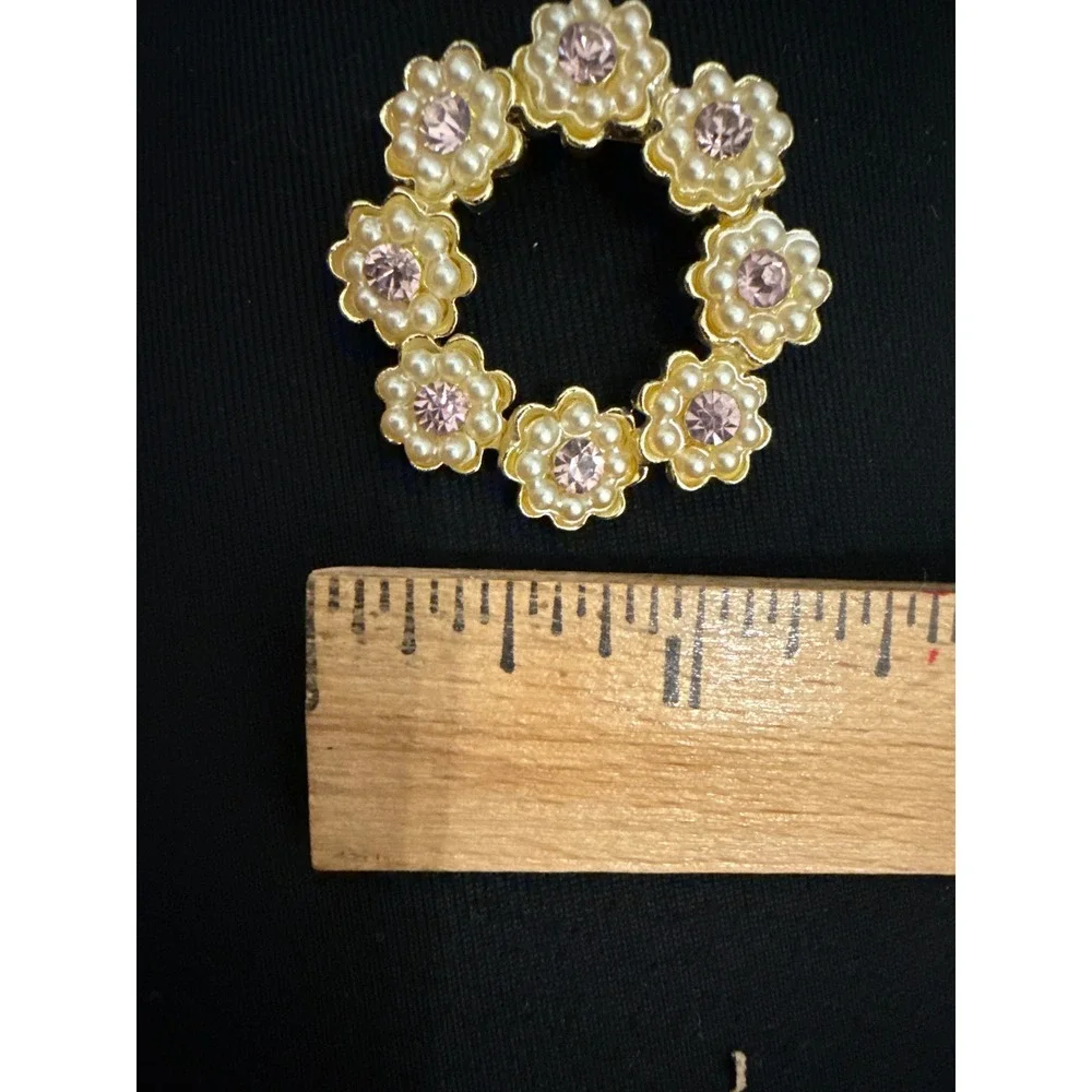 Gold Tone Faux Pearl‎ Lavender Rhinestone Floral Circle Brooch Pin Vintage